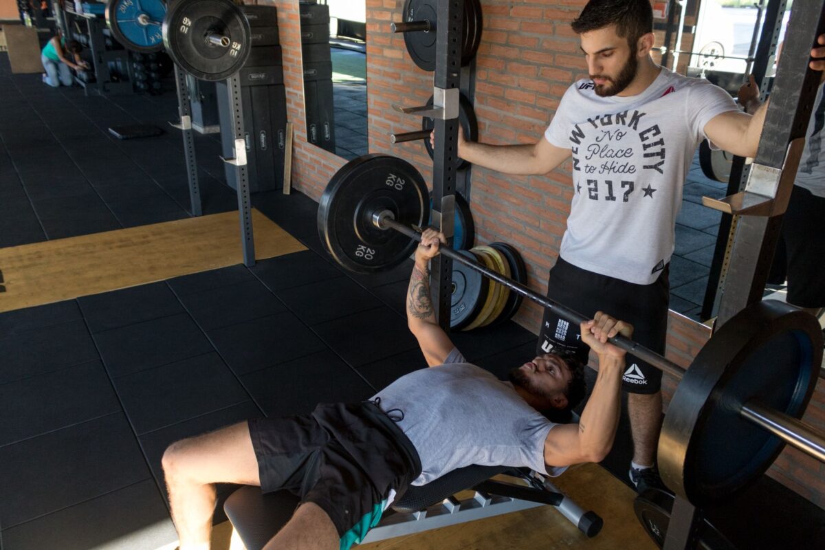 vous stagnez pectoraux dead stop bench
